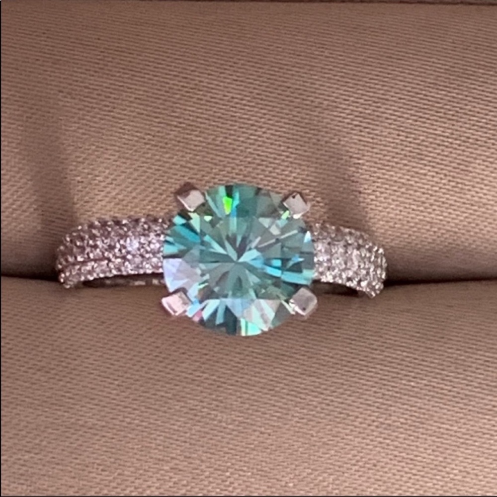 3.0 Carat VVS1 Vivid Blue Moissanite Ring - Picture 6 of 9